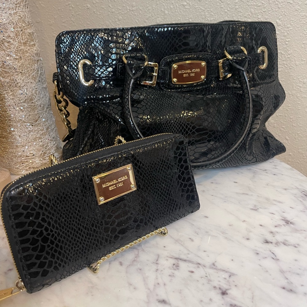 LIKE NEW MICHAEL KORS Black Snakeskin Hamilton Handbag and Full-size Wallet